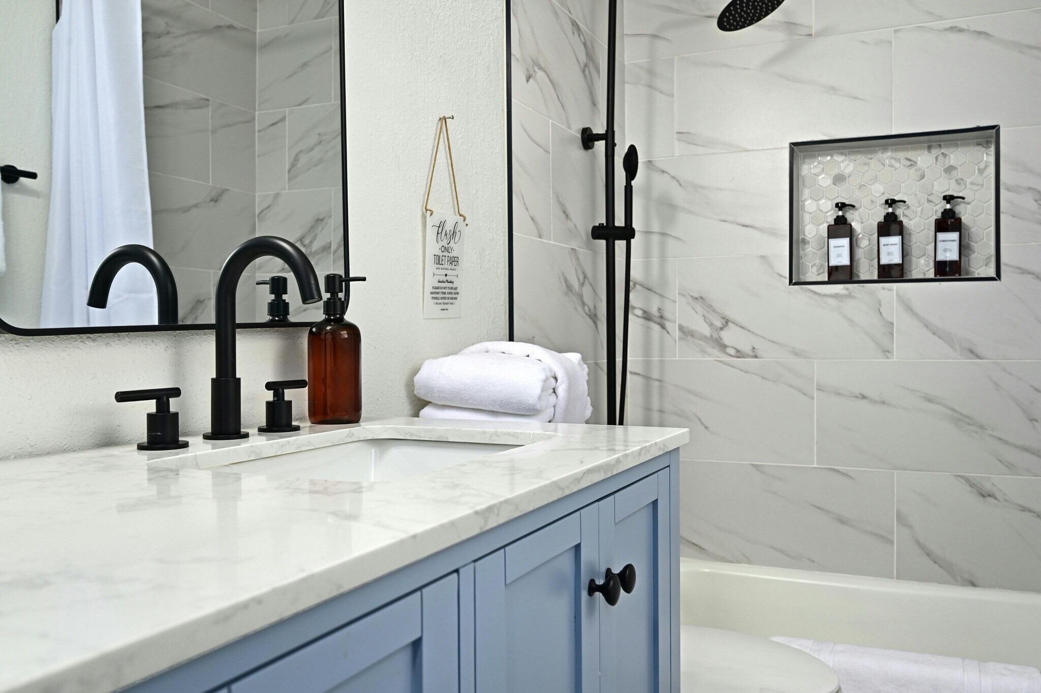 Guest Bath - 9414 Meadow Vale