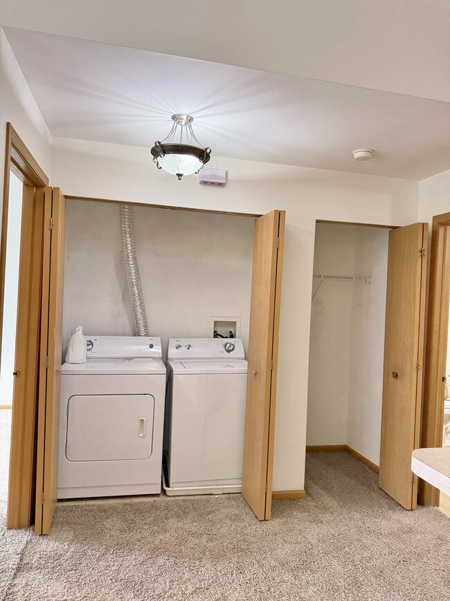 Building Photo - 1580 McClure Rd