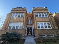 Building Photo - 4101 W Nelson St