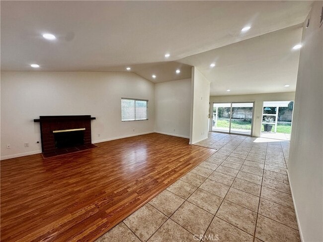 Building Photo - 18562 Stare St