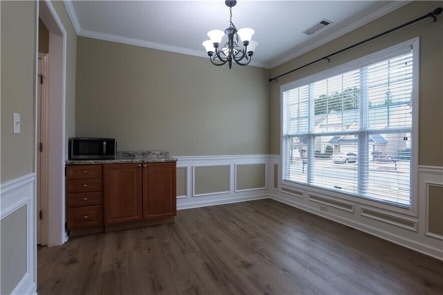 Building Photo - 2216 Worrall Hill Dr