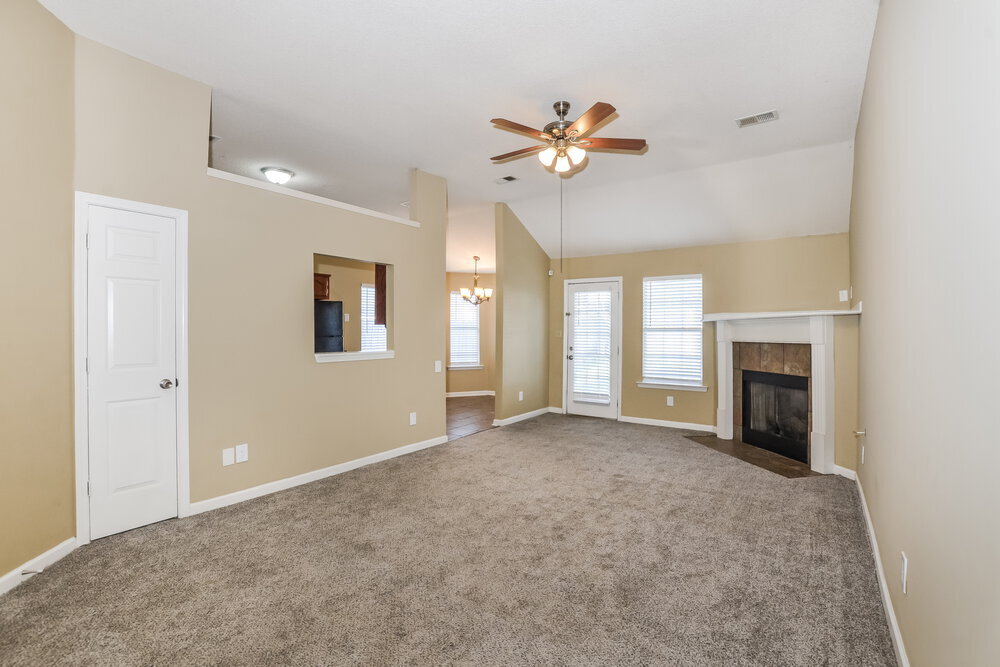 Building Photo - 7642 Fox Hunt Dr E
