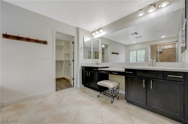 Building Photo - 2977 Queen Lake Ct