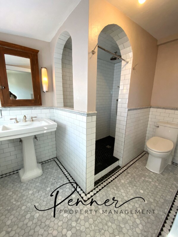 Building Photo - 127 E Kansas Ave