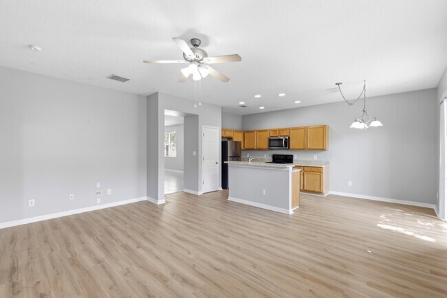 Building Photo - 737 Maya Susan Loop