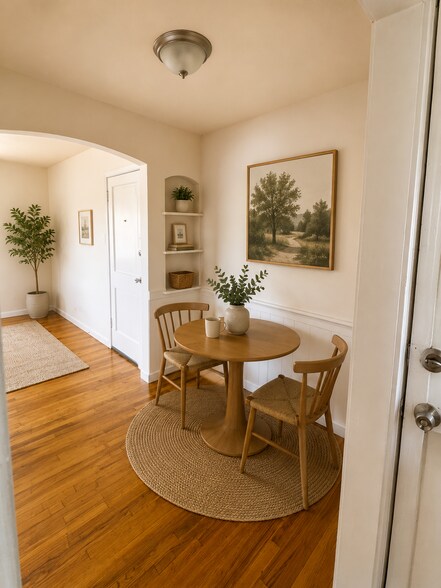This image had been virtually staged - 946 W Magnolia Ave