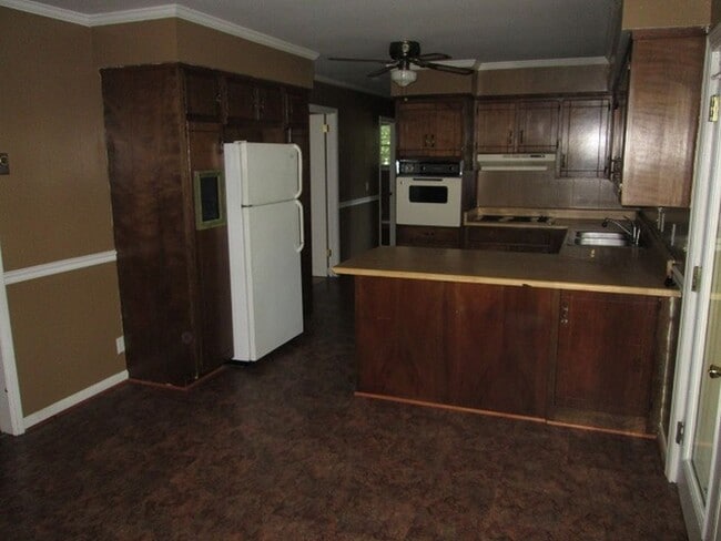 Building Photo - One level living!