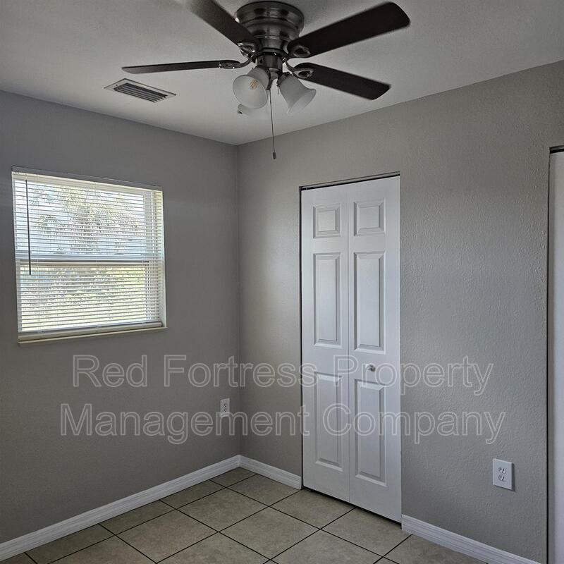 Building Photo - 2721 Elmwood St