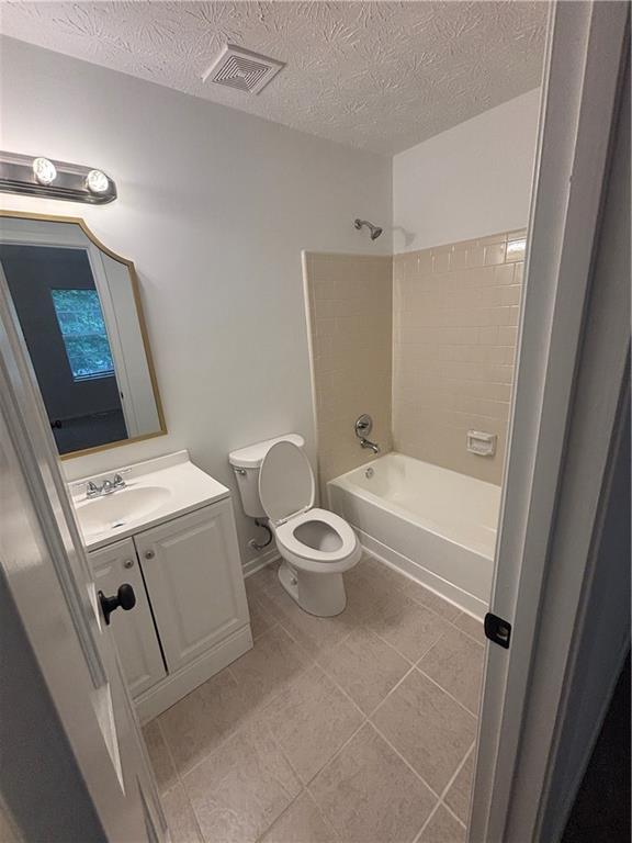 Building Photo - 605 Wedgewood Way