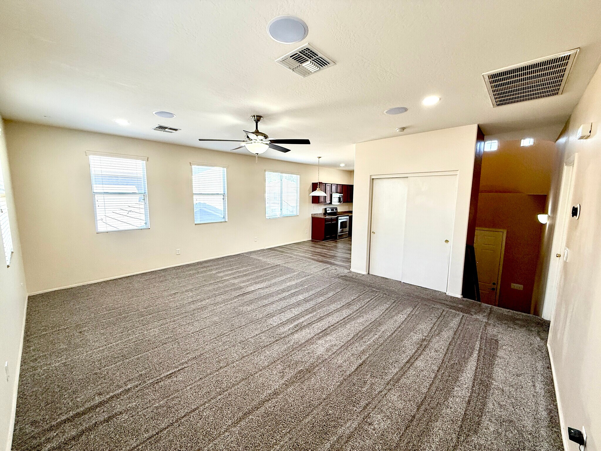 Building Photo - 5220 W Burton Dr