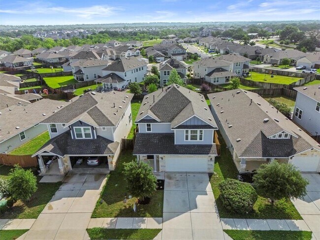 Building Photo - 124 Oakstone Dr