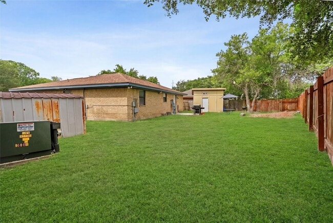 Building Photo - 135 Navajo Cir
