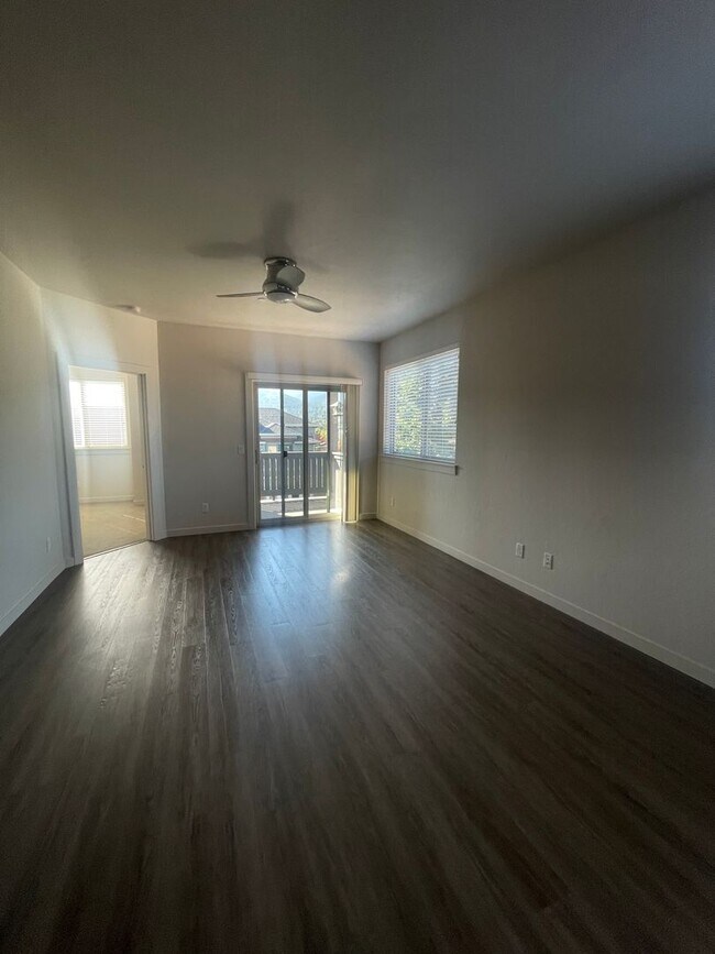 Building Photo - Newer & Beautiful 2bd/2bth condo in Ashland