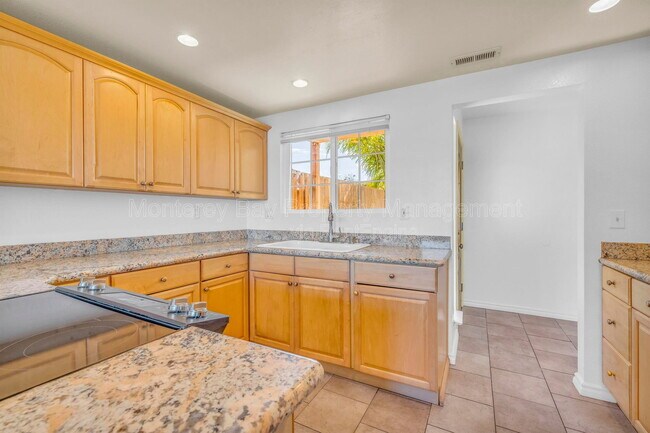 Building Photo - 143 Seal Ct