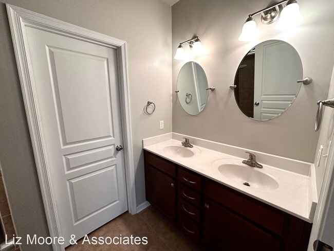 Building Photo - 4 br, 2.5 bath House - 200 Seasons Circle ...