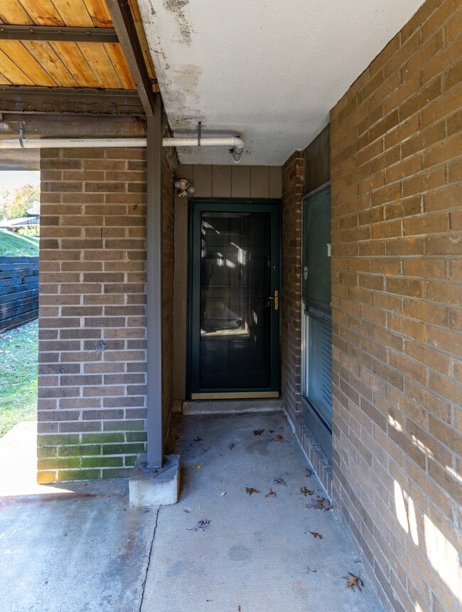 Building Photo - 407 Canberra Dr