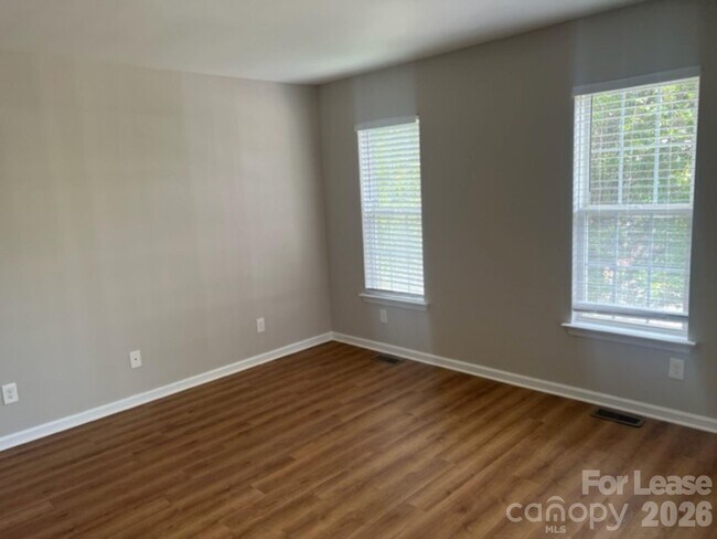 Building Photo - 306 Armour St