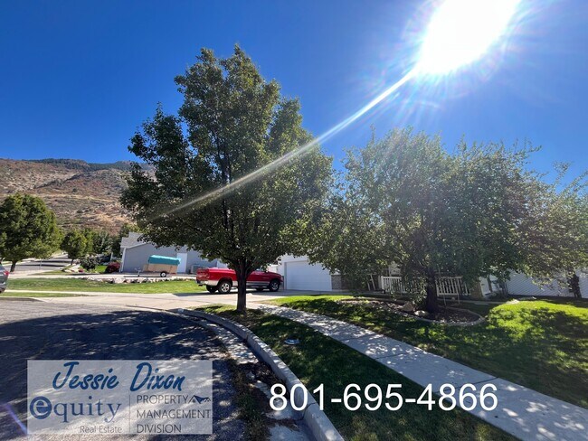 Building Photo - 1043 Sharp Mountain Dr