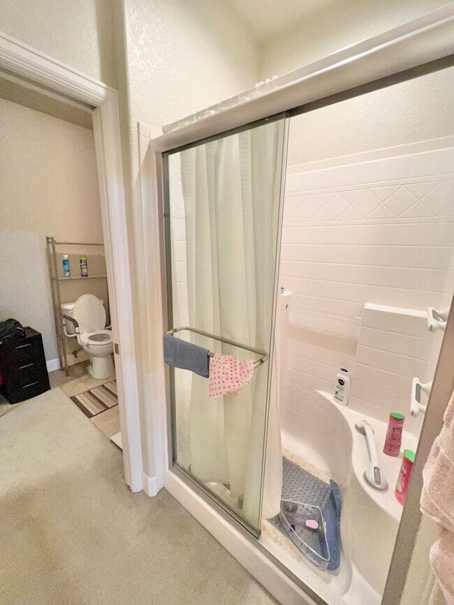 Building Photo - Beautiful 2 Bed 2 Bath Condo in Wellington