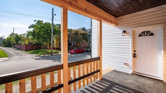 Building Photo - 150 N 22nd St