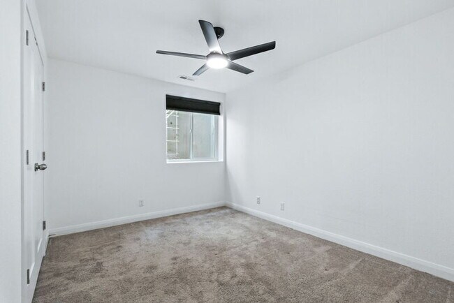 Building Photo - 6619 Mariposa Ct