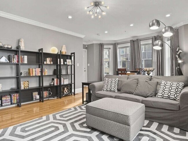 Primary Photo - 10 Romsey St