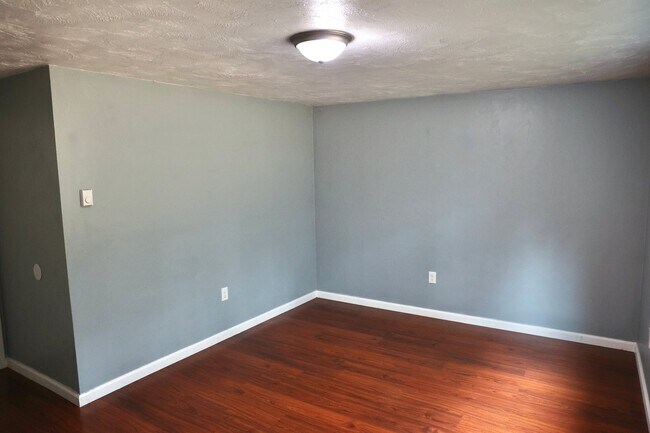 Building Photo - 1432 Kimtah Ct NE
