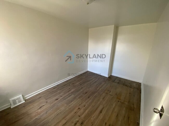 Building Photo - 5011 Jackson St