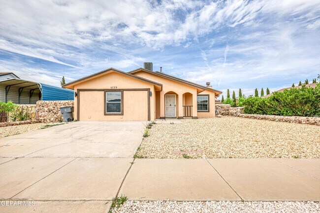 Building Photo - 5729 Saplinas Rd