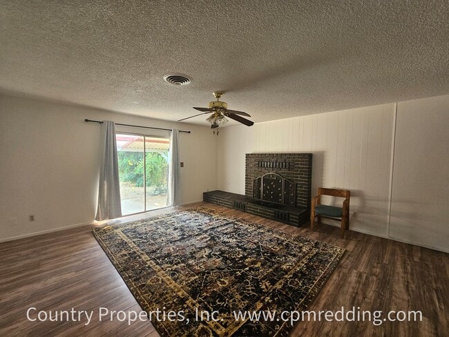 Building Photo - 3-Bedroom House on Corner Lot Available Now!