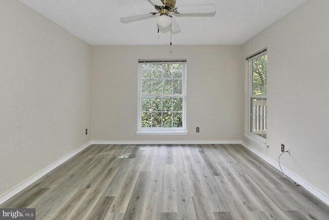 Building Photo - 1513 Lincoln Way