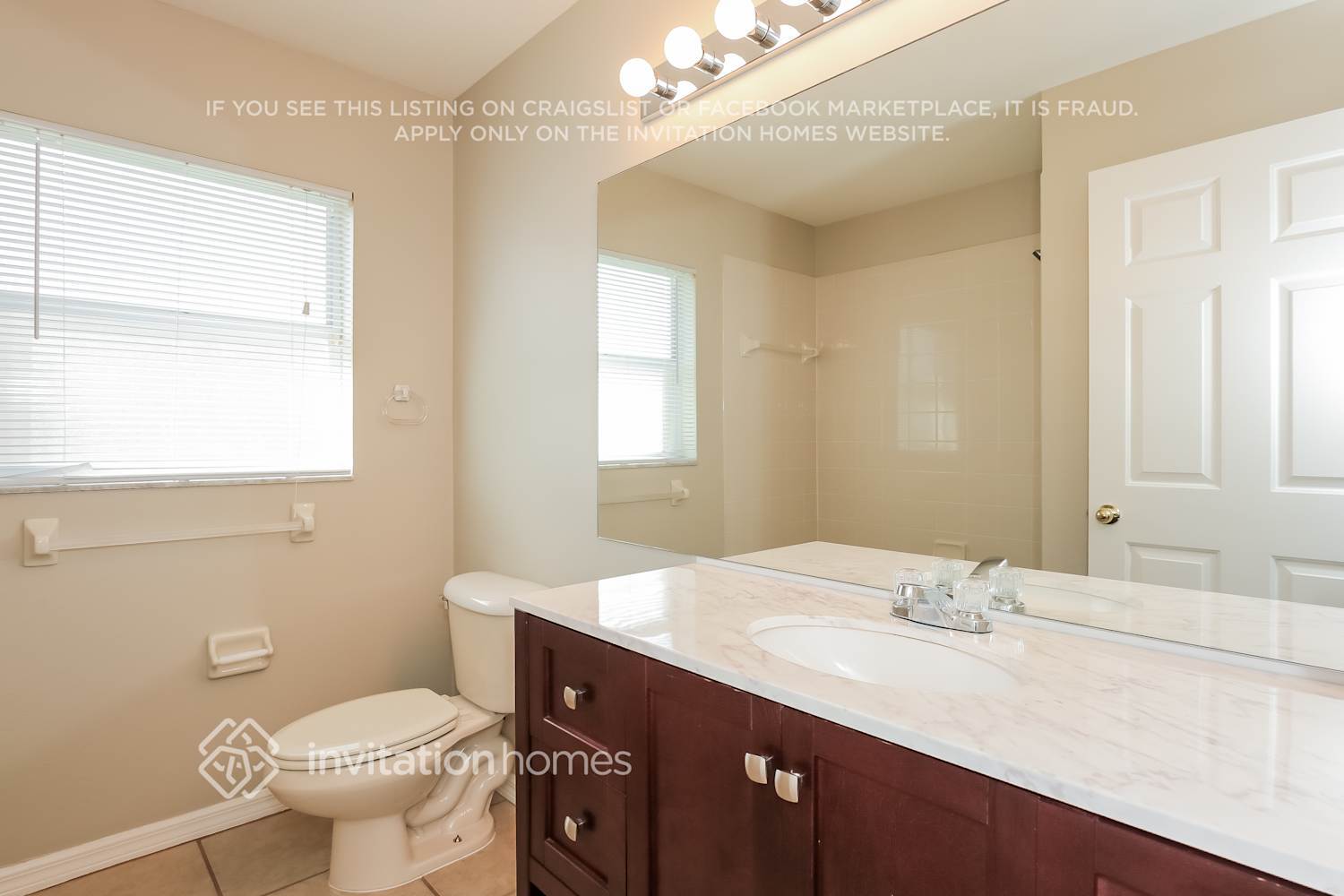 Building Photo - 9718 Bay Colony Dr