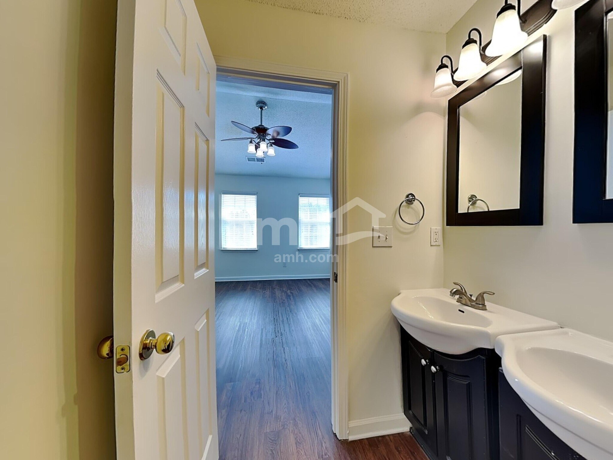 Building Photo - 4389 Creekview Ct