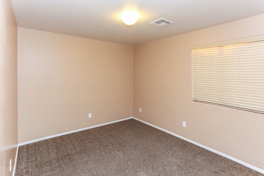 Building Photo - 8204 W Wildwood Glen Dr