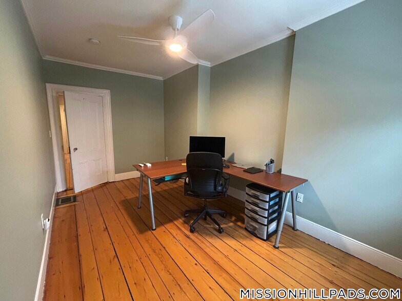 Building Photo - 1 Pickering Ave