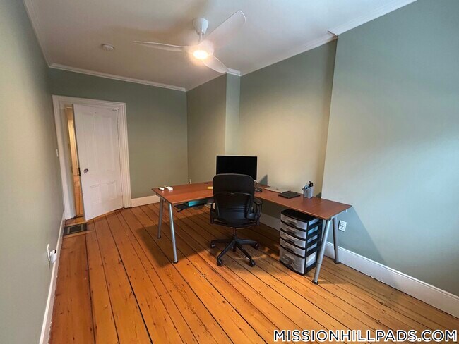 Building Photo - 1 Pickering Ave