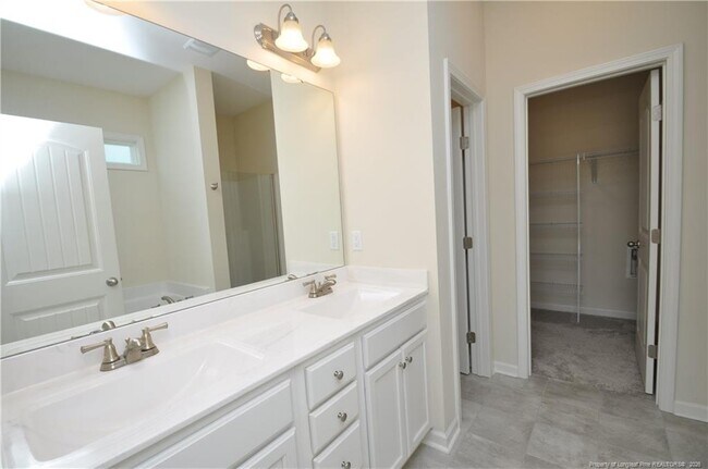 Building Photo - 84 Fairview St