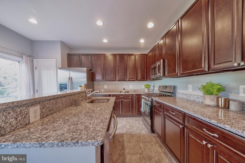 Building Photo - 13258 Maple Creek Ln