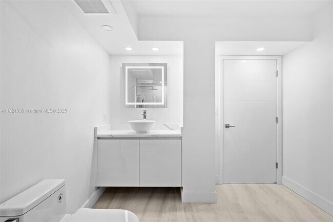 Building Photo - 230 174th St
