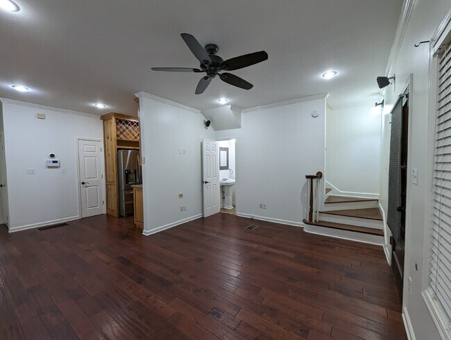 Building Photo - 126 Edgewood Blvd