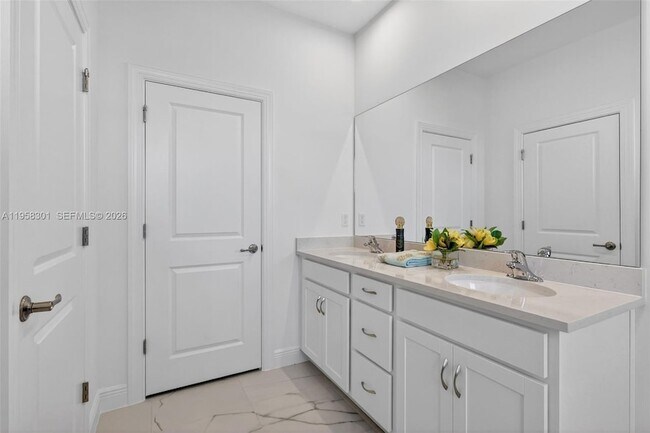 Building Photo - 3595 NW Solange Ct