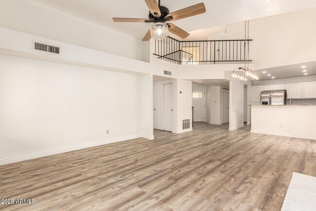 Building Photo - 2174 E Aspen Dr