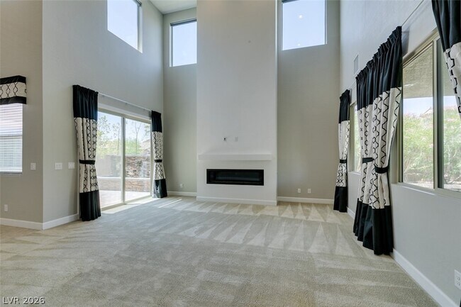 Building Photo - 1027 Whitworth Ave