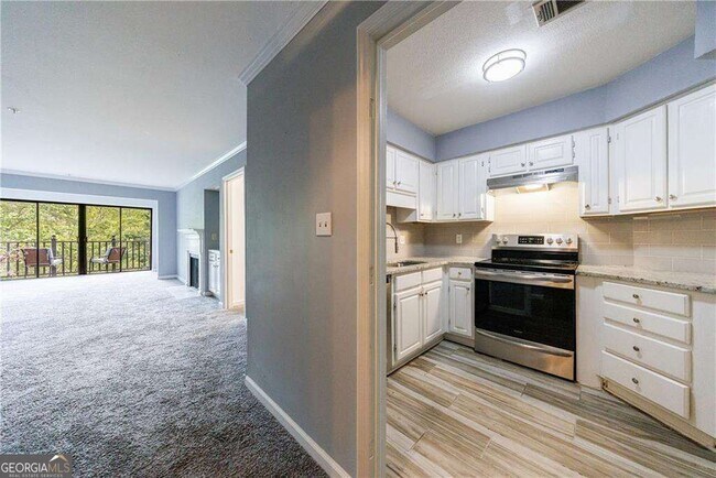 Building Photo - 27306 Plantation Dr NE