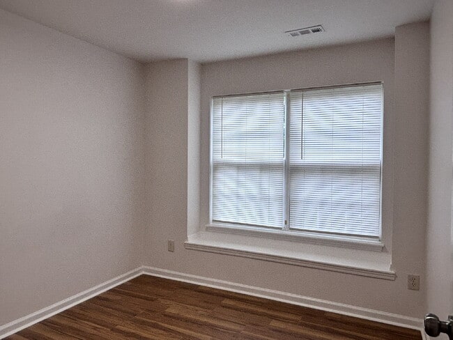 Building Photo - 8024 River Gold Ln