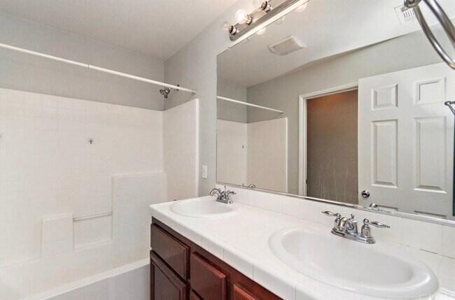 Building Photo - 4591 Sandano St