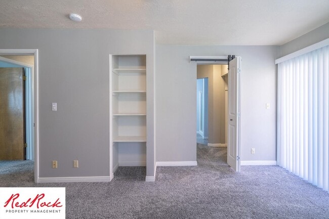 Building Photo - 3 Bedroom Home with Red Rock Views and Community Pool