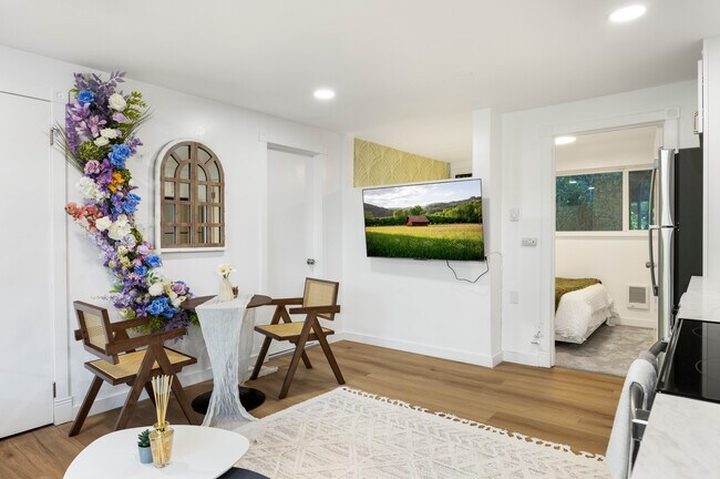 Building Photo - Stayoo Apartments