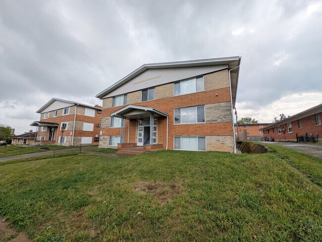 Building Photo - 110 Cromwell Pl