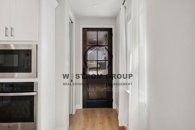 Building Photo - 430 Cherry Laurel Dr